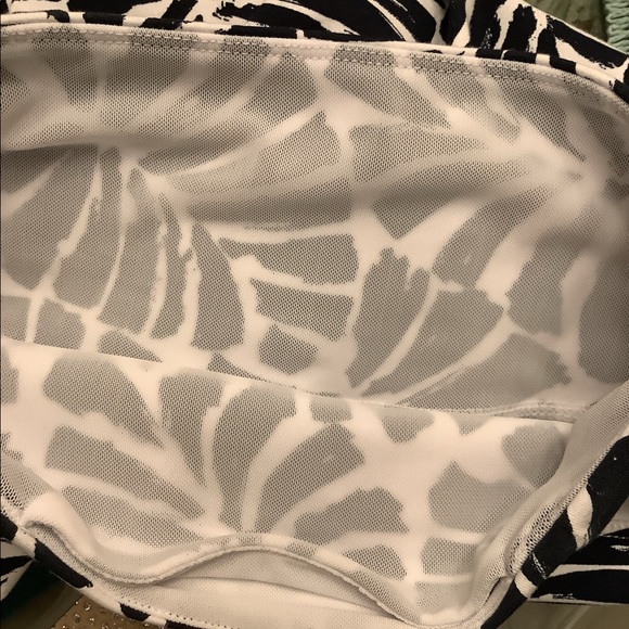 TEEZHER long shorts size S Navy & white Smooth and slims NWT invisible panel. - Picture 5 of 11